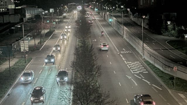 Webcam au début de l'autoroute A43. Caméra située à Lyon sur l'avenue Jean Mermoz. Vue orientée vers Grenoble et Bourgoin-Jallieu
