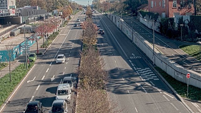 <h2>Webcam au début de l'autoroute A43. Caméra située à Lyon sur l'avenue Jean Mermoz. Vue orientée vers Grenoble et Bourgoin-Jallieu</h2>