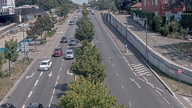 Webcam au début de l'autoroute A43. Caméra située à Lyon sur l'avenue Jean Mermoz. Vue orientée vers Grenoble et Bourgoin-Jallieu
