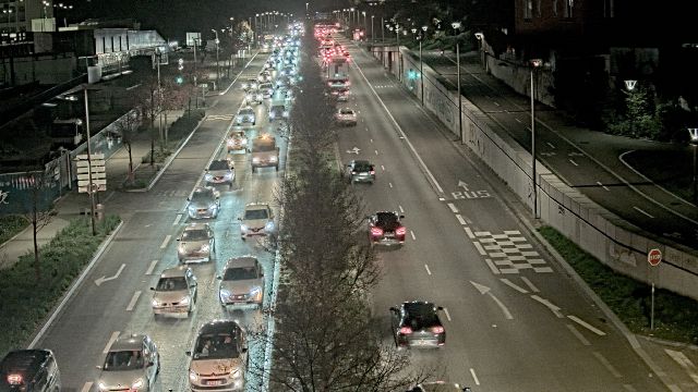 Webcam au début de l'autoroute A43. Caméra située à Lyon sur l'avenue Jean Mermoz. Vue orientée vers Grenoble et Bourgoin-Jallieu