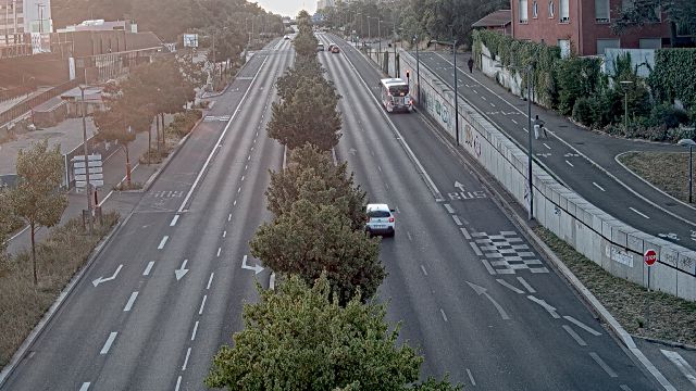 Webcam au début de l'autoroute A43. Caméra située à Lyon sur l'avenue Jean Mermoz. Vue orientée vers Grenoble et Bourgoin-Jallieu