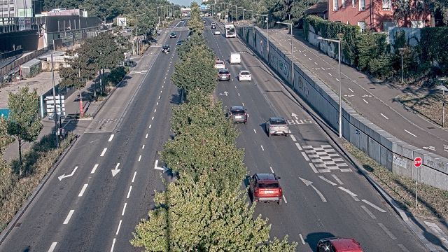 Webcam au début de l'autoroute A43. Caméra située à Lyon sur l'avenue Jean Mermoz. Vue orientée vers Grenoble et Bourgoin-Jallieu