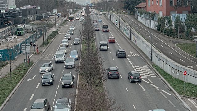 <h2>Webcam au début de l'autoroute A43. Caméra située à Lyon sur l'avenue Jean Mermoz. Vue orientée vers Grenoble et Bourgoin-Jallieu</h2>