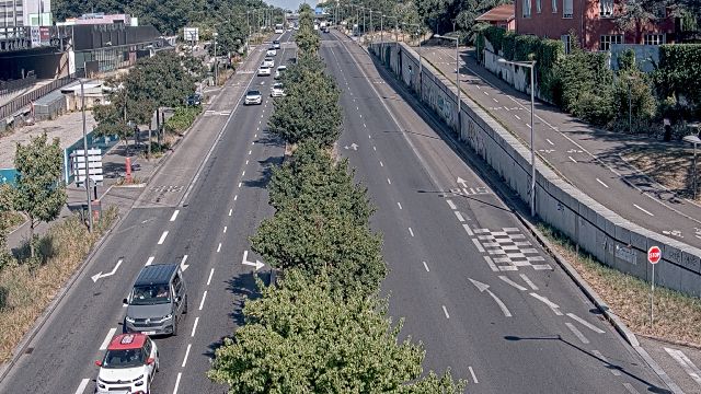 Webcam au début de l'autoroute A43. Caméra située à Lyon sur l'avenue Jean Mermoz. Vue orientée vers Grenoble et Bourgoin-Jallieu