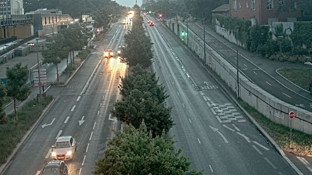 Webcam au début de l'autoroute A43. Caméra située à Lyon sur l'avenue Jean Mermoz. Vue orientée vers Grenoble et Bourgoin-Jallieu