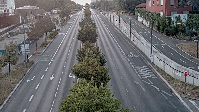 Webcam au début de l'autoroute A43. Caméra située à Lyon sur l'avenue Jean Mermoz. Vue orientée vers Grenoble et Bourgoin-Jallieu