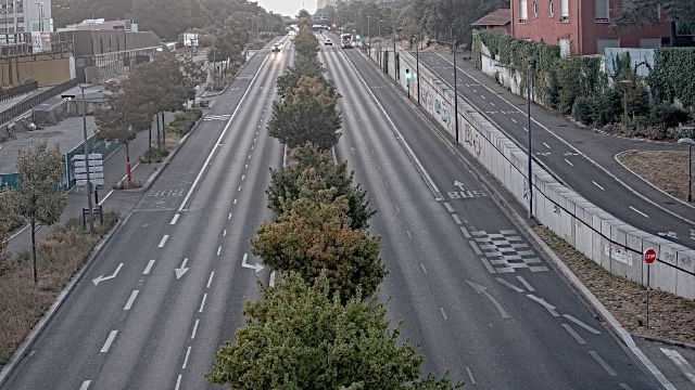 <h2>Webcam au début de l'autoroute A43. Caméra située à Lyon sur l'avenue Jean Mermoz. Vue orientée vers Grenoble et Bourgoin-Jallieu</h2>