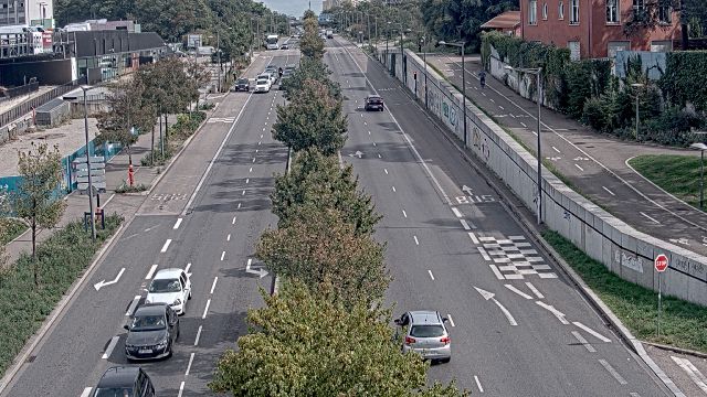 Webcam au début de l'autoroute A43. Caméra située à Lyon sur l'avenue Jean Mermoz. Vue orientée vers Grenoble et Bourgoin-Jallieu