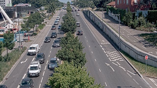 Webcam au début de l'autoroute A43. Caméra située à Lyon sur l'avenue Jean Mermoz. Vue orientée vers Grenoble et Bourgoin-Jallieu