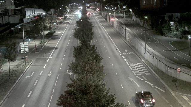 Webcam au début de l'autoroute A43. Caméra située à Lyon sur l'avenue Jean Mermoz. Vue orientée vers Grenoble et Bourgoin-Jallieu
