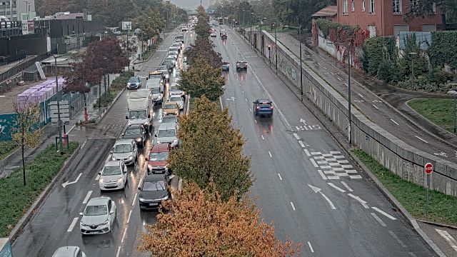 Webcam au début de l'autoroute A43. Caméra située à Lyon sur l'avenue Jean Mermoz. Vue orientée vers Grenoble et Bourgoin-Jallieu