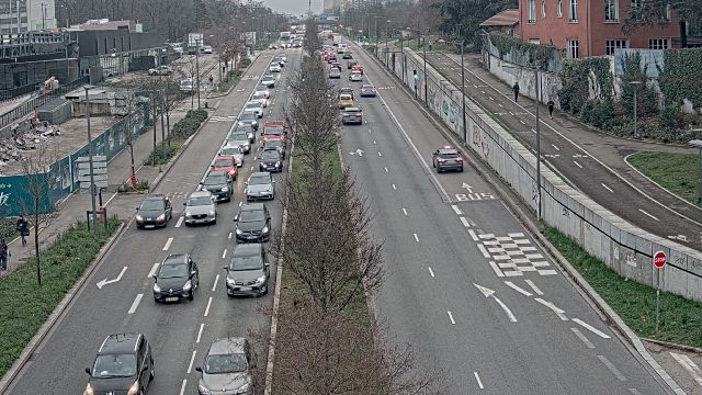 Webcam au début de l'autoroute A43. Caméra située à Lyon sur l'avenue Jean Mermoz. Vue orientée vers Grenoble et Bourgoin-Jallieu