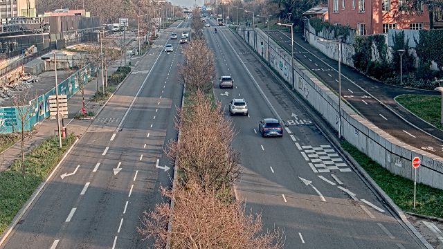 Webcam au début de l'autoroute A43. Caméra située à Lyon sur l'avenue Jean Mermoz. Vue orientée vers Grenoble et Bourgoin-Jallieu