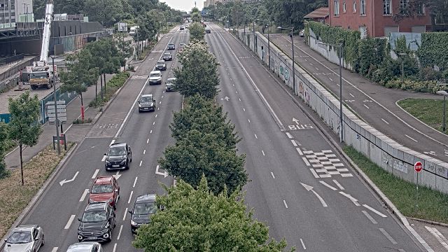 Webcam au début de l'autoroute A43. Caméra située à Lyon sur l'avenue Jean Mermoz. Vue orientée vers Grenoble et Bourgoin-Jallieu