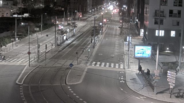 Webcam au début de l'autoroute A43. Caméra située à Lyon sur l'avenue Jean Mermoz au niveau du métro Mermoz - Pinel et de la jonction avec le boulevard Pinel