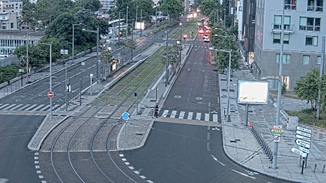 Webcam au début de l'autoroute A43. Caméra située à Lyon sur l'avenue Jean Mermoz au niveau du métro Mermoz - Pinel et de la jonction avec le boulevard Pinel