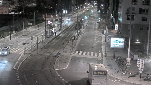 Webcam au début de l'autoroute A43. Caméra située à Lyon sur l'avenue Jean Mermoz au niveau du métro Mermoz - Pinel et de la jonction avec le boulevard Pinel