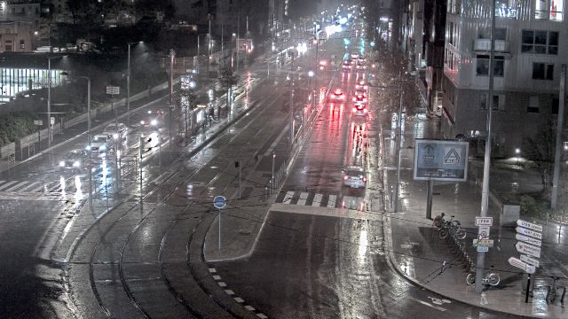 <h2>Webcam au début de l'autoroute A43. Caméra située à Lyon sur l'avenue Jean Mermoz au niveau du métro Mermoz - Pinel et de la jonction avec le boulevard Pinel</h2>