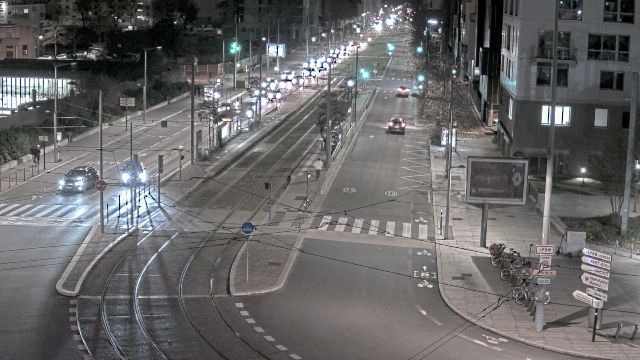 Webcam au début de l'autoroute A43. Caméra située à Lyon sur l'avenue Jean Mermoz au niveau du métro Mermoz - Pinel et de la jonction avec le boulevard Pinel