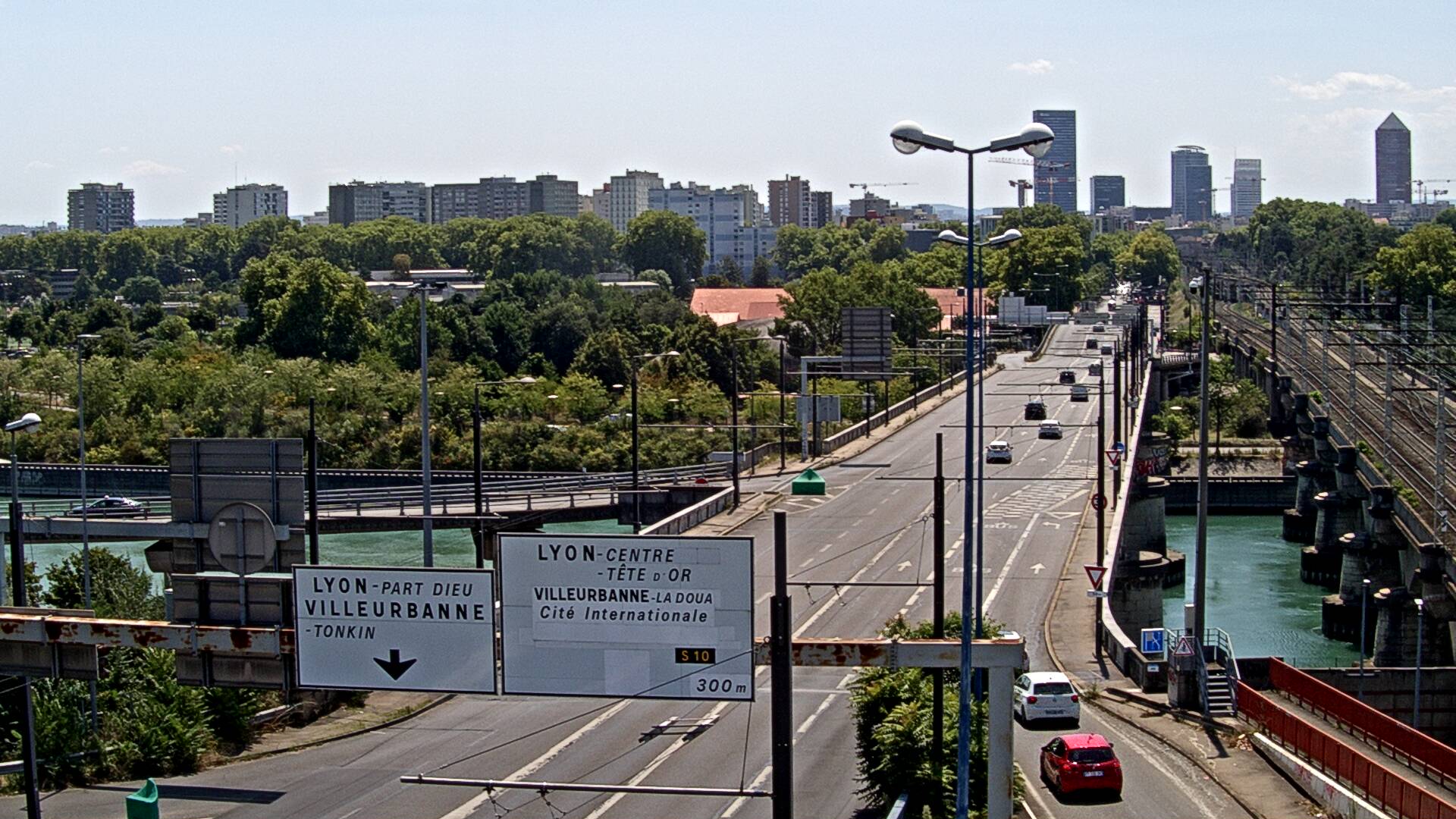 Caméra trafic sur le Boulevard périphérique Nord de Lyon, à Caluire-et-Cuire, au niveau du Pont Poincaré, en direction de Lyon et Villeurbanne