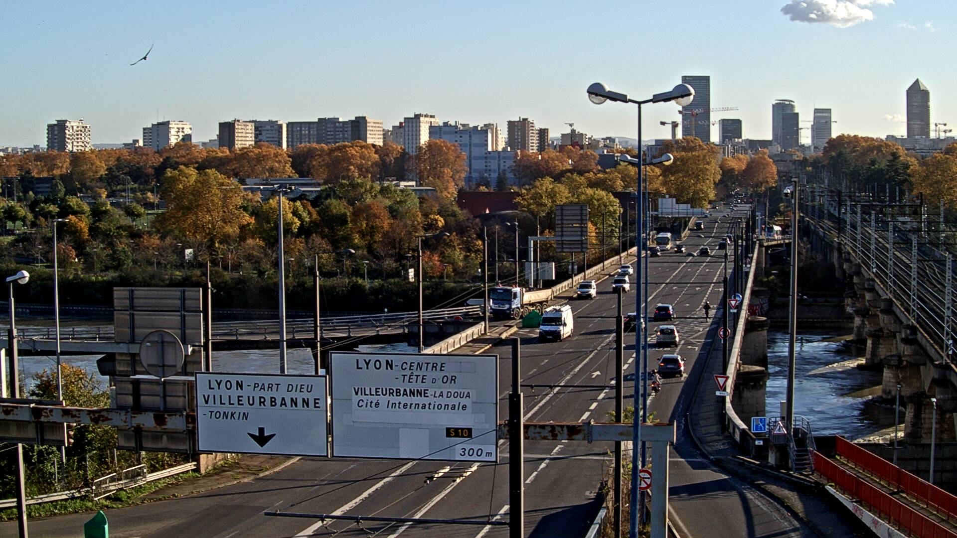 <h2>Caméra trafic sur le Boulevard périphérique Nord de Lyon, à Caluire-et-Cuire, au niveau du Pont Poincaré, en direction de Lyon et Villeurbanne</h2>