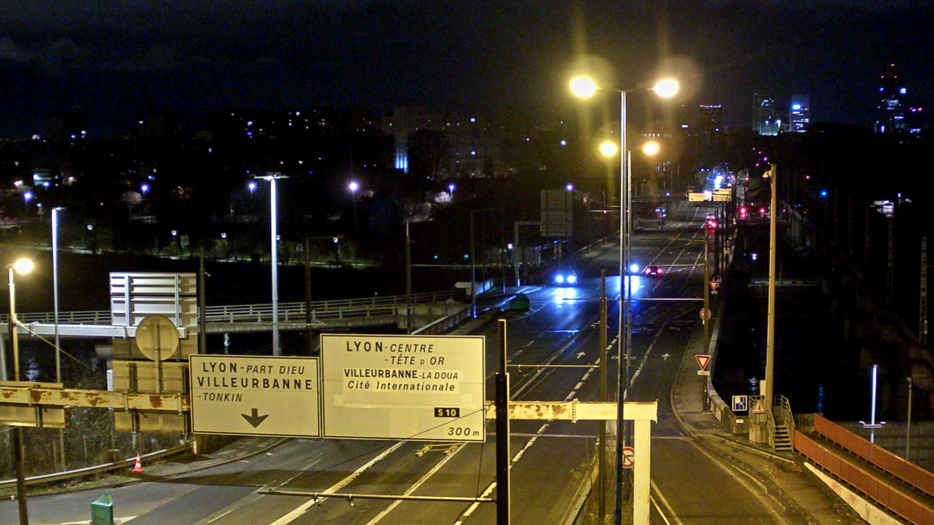 Caméra trafic sur le Boulevard périphérique Nord de Lyon, à Caluire-et-Cuire, au niveau du Pont Poincaré, en direction de Lyon et Villeurbanne