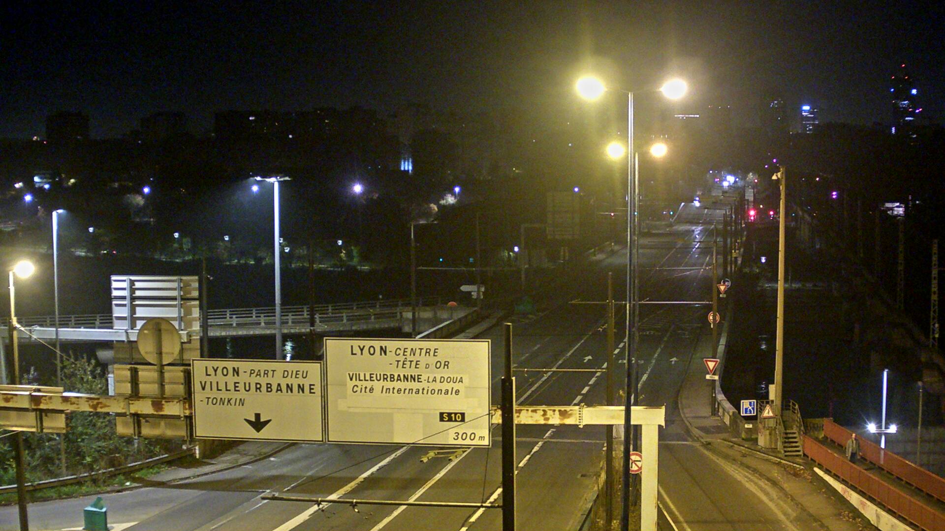 Caméra trafic sur le Boulevard périphérique Nord de Lyon, à Caluire-et-Cuire, au niveau du Pont Poincaré, en direction de Lyon et Villeurbanne