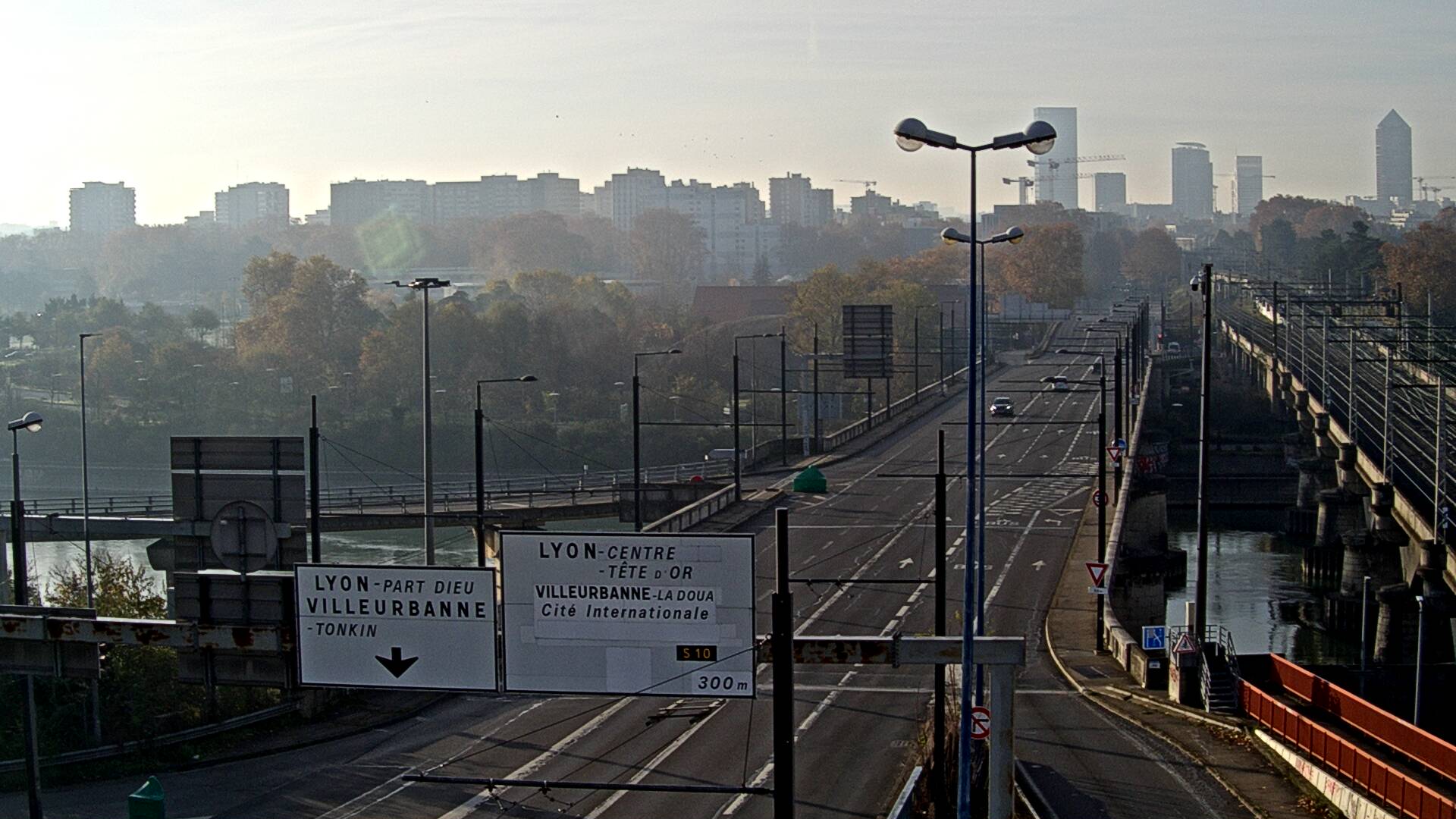 Caméra trafic sur le Boulevard périphérique Nord de Lyon, à Caluire-et-Cuire, au niveau du Pont Poincaré, en direction de Lyon et Villeurbanne