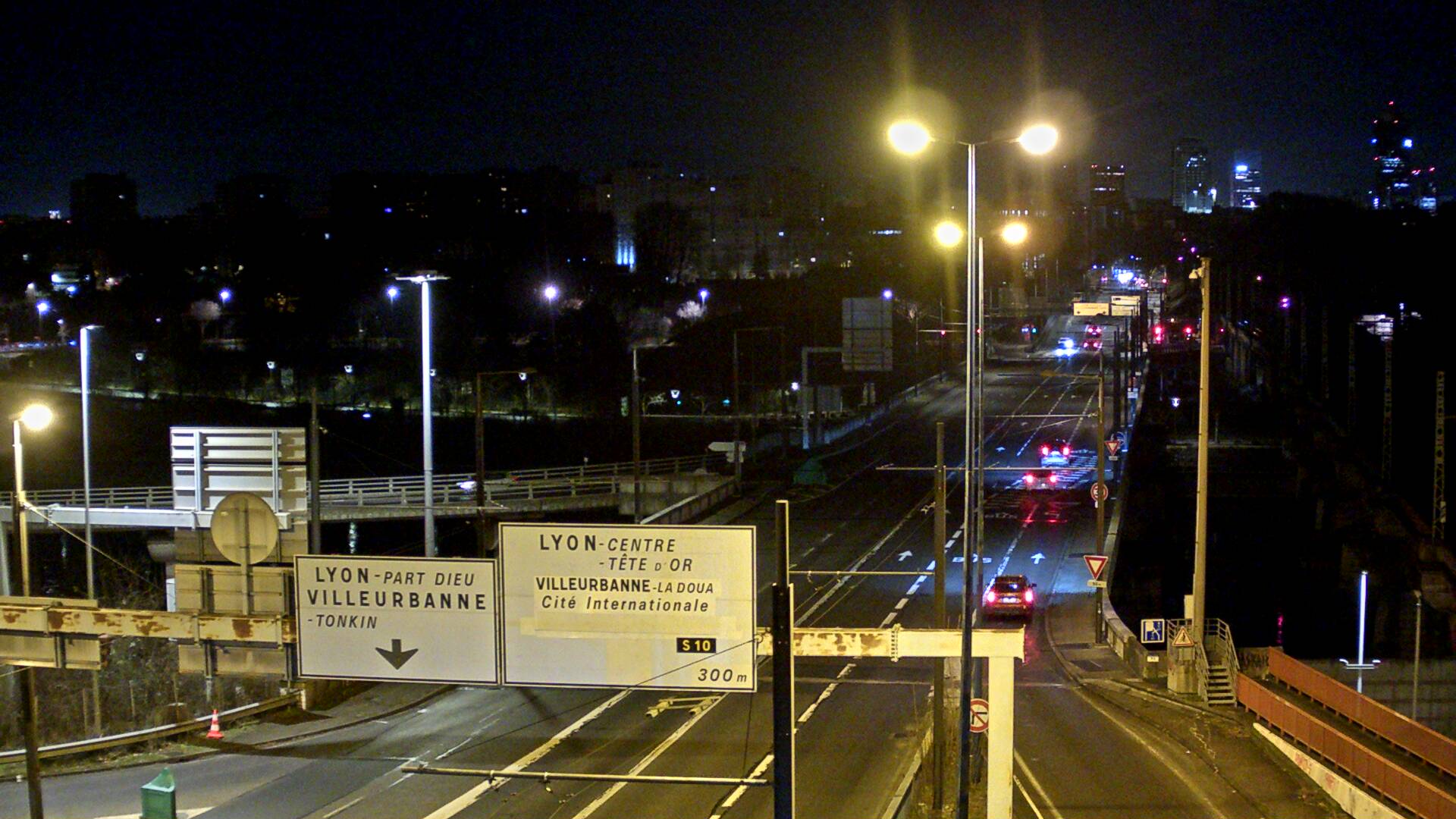 <h2>Caméra trafic sur le Boulevard périphérique Nord de Lyon, à Caluire-et-Cuire, au niveau du Pont Poincaré, en direction de Lyon et Villeurbanne</h2>