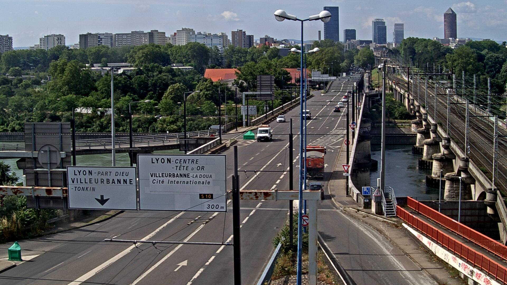 Caméra trafic sur le Boulevard périphérique Nord de Lyon, à Caluire-et-Cuire, au niveau du Pont Poincaré, en direction de Lyon et Villeurbanne