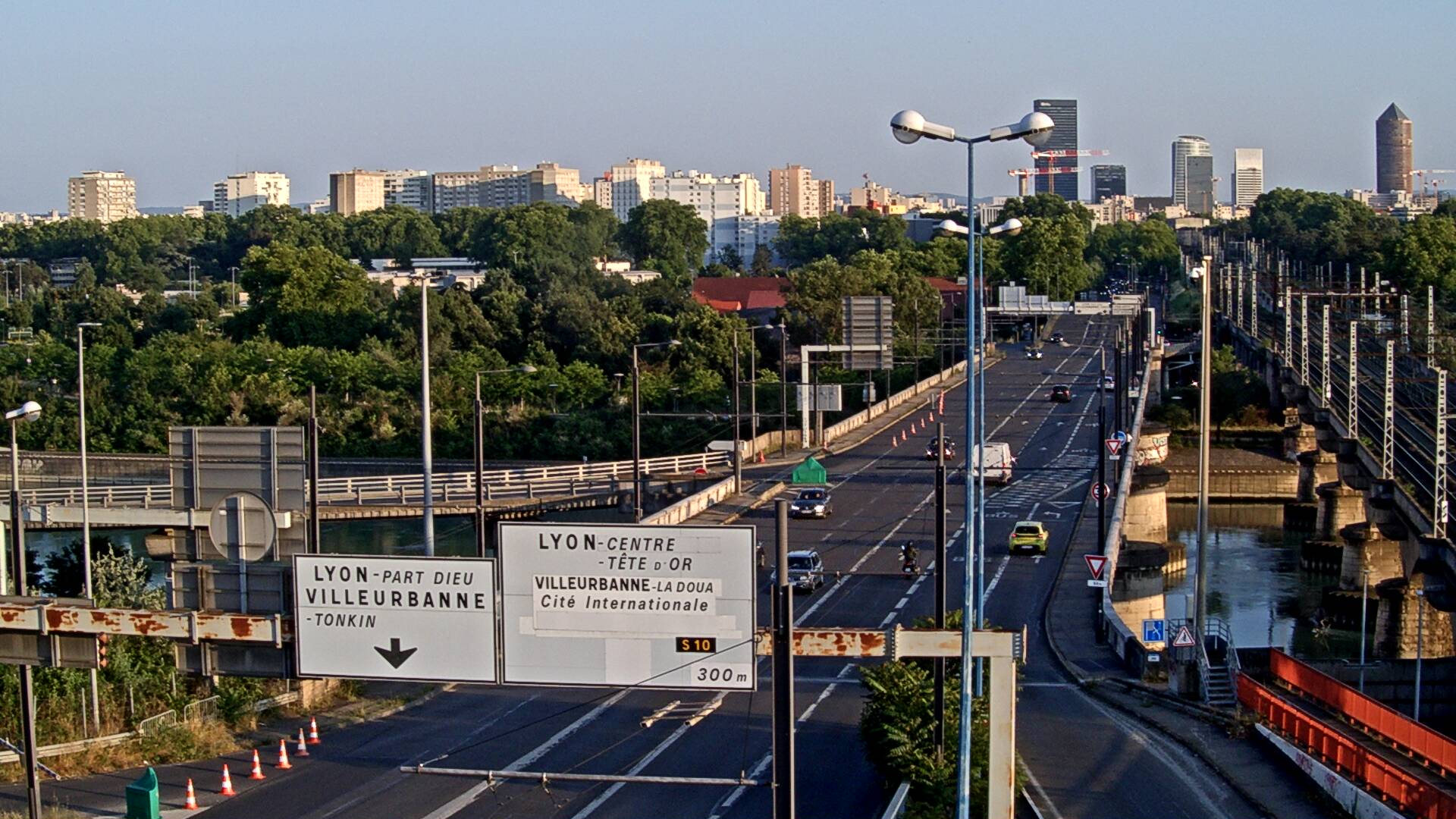 Caméra trafic sur le Boulevard périphérique Nord de Lyon, à Caluire-et-Cuire, au niveau du Pont Poincaré, en direction de Lyon et Villeurbanne