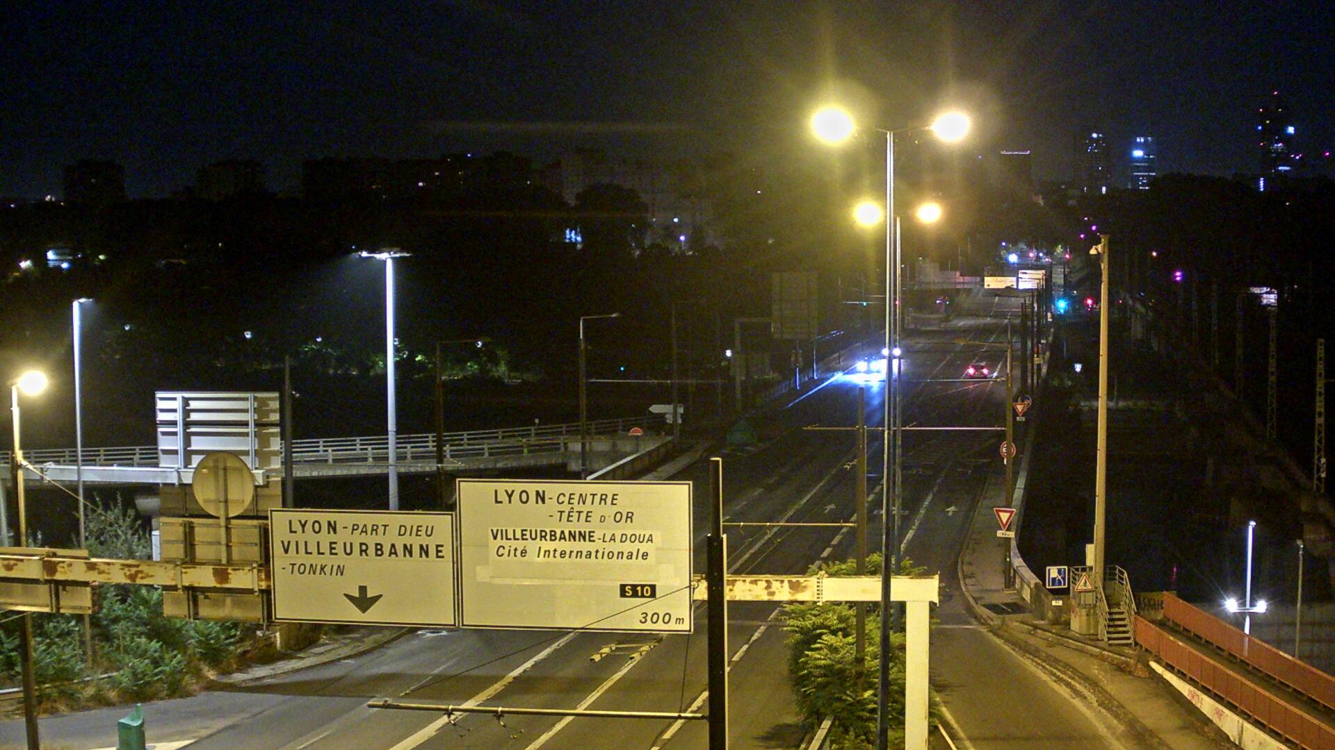 Caméra trafic sur le Boulevard périphérique Nord de Lyon, à Caluire-et-Cuire, au niveau du Pont Poincaré, en direction de Lyon et Villeurbanne