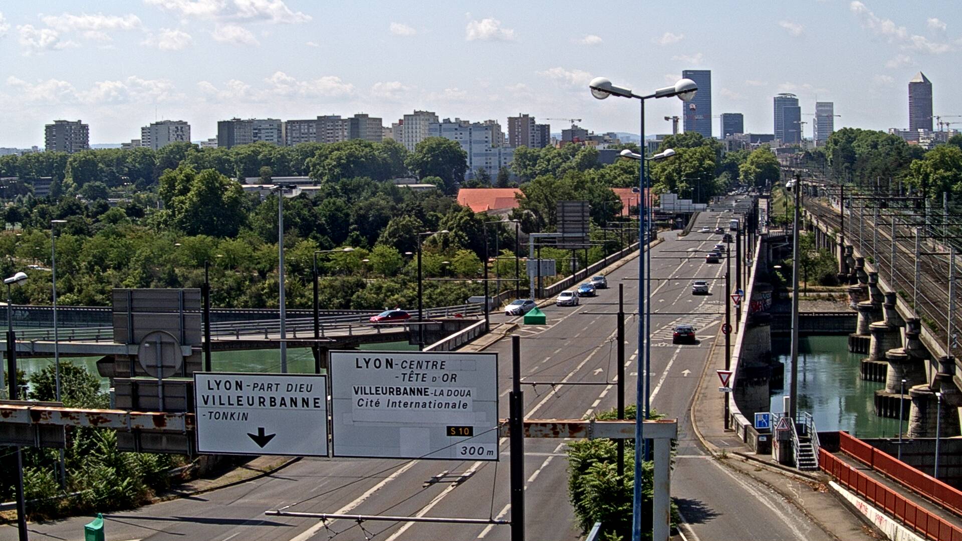 Caméra trafic sur le Boulevard périphérique Nord de Lyon, à Caluire-et-Cuire, au niveau du Pont Poincaré, en direction de Lyon et Villeurbanne