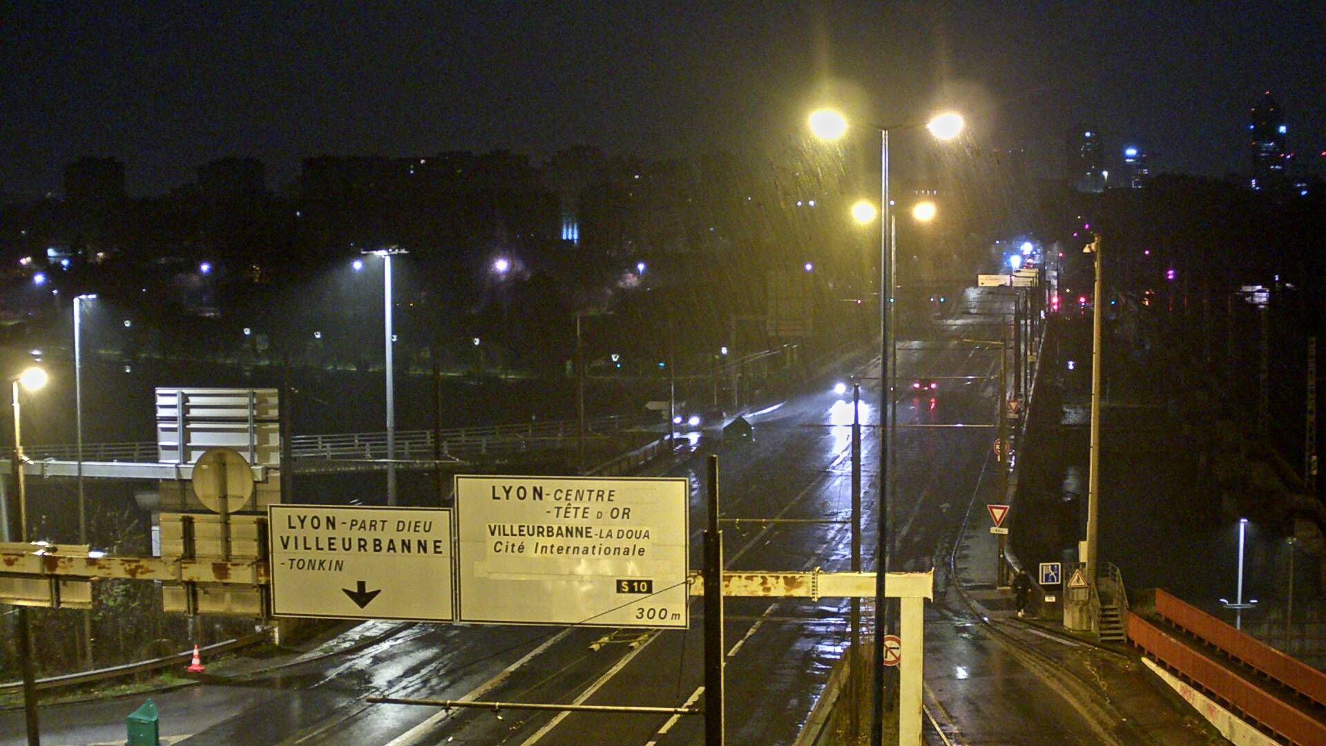 Caméra trafic sur le Boulevard périphérique Nord de Lyon, à Caluire-et-Cuire, au niveau du Pont Poincaré, en direction de Lyon et Villeurbanne