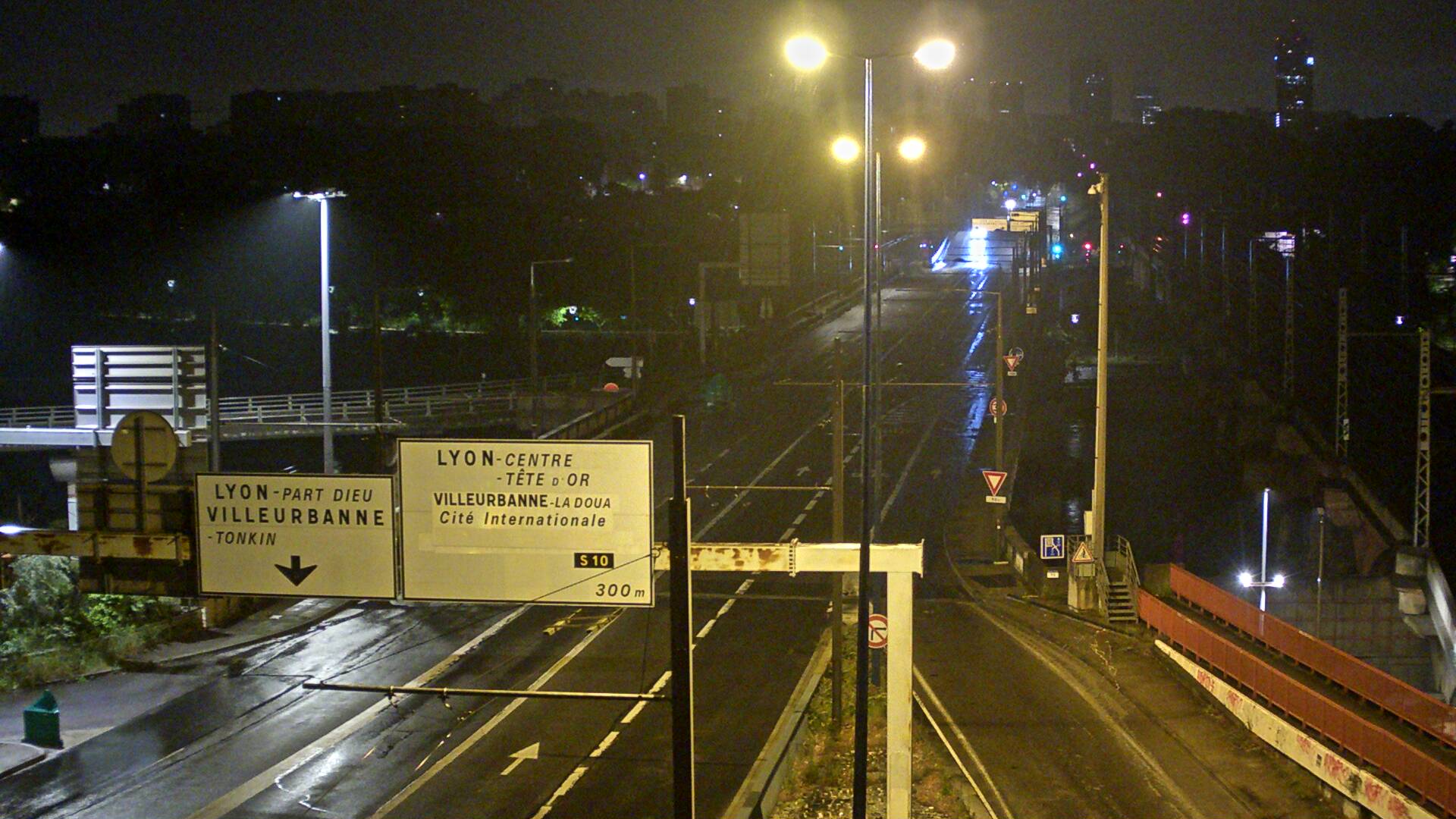 Caméra trafic sur le Boulevard périphérique Nord de Lyon, à Caluire-et-Cuire, au niveau du Pont Poincaré, en direction de Lyon et Villeurbanne