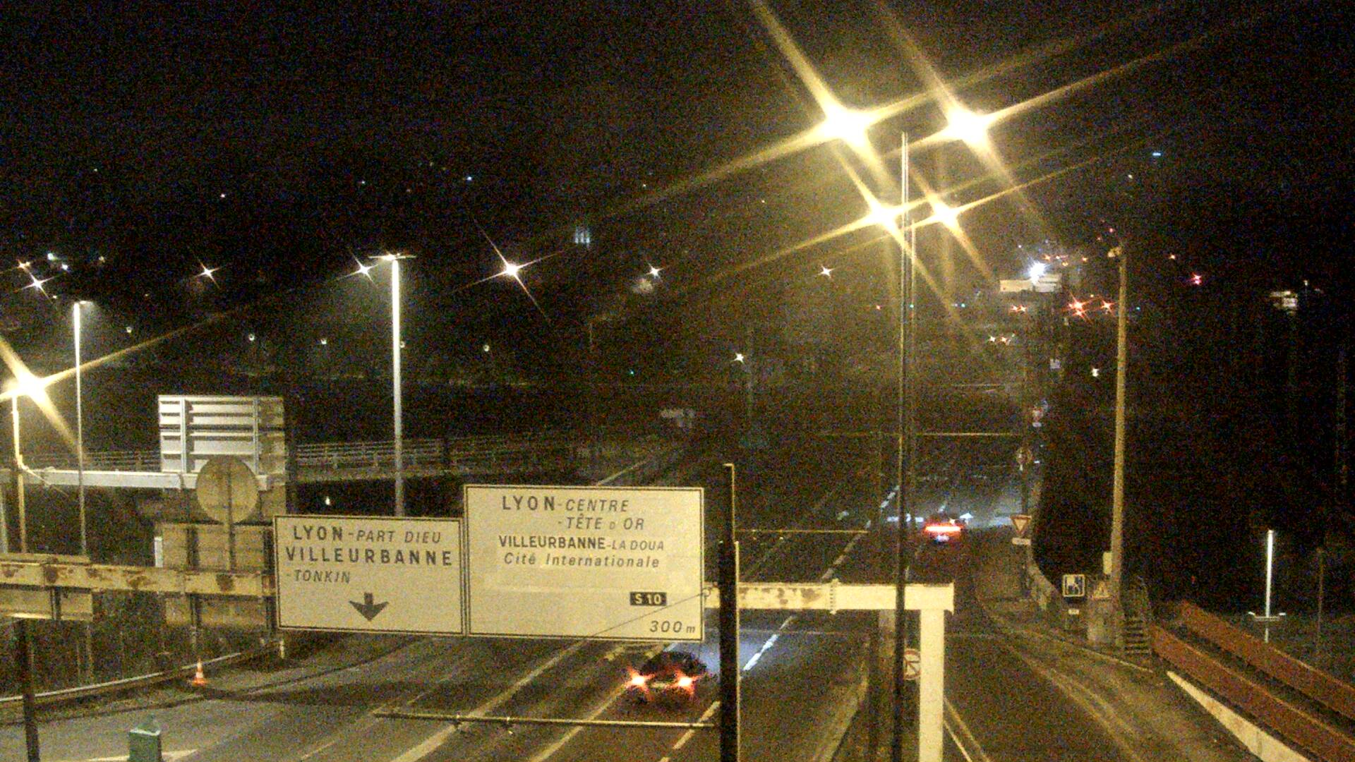 <h2>Caméra trafic sur le Boulevard périphérique Nord de Lyon, à Caluire-et-Cuire, au niveau du Pont Poincaré, en direction de Lyon et Villeurbanne</h2>