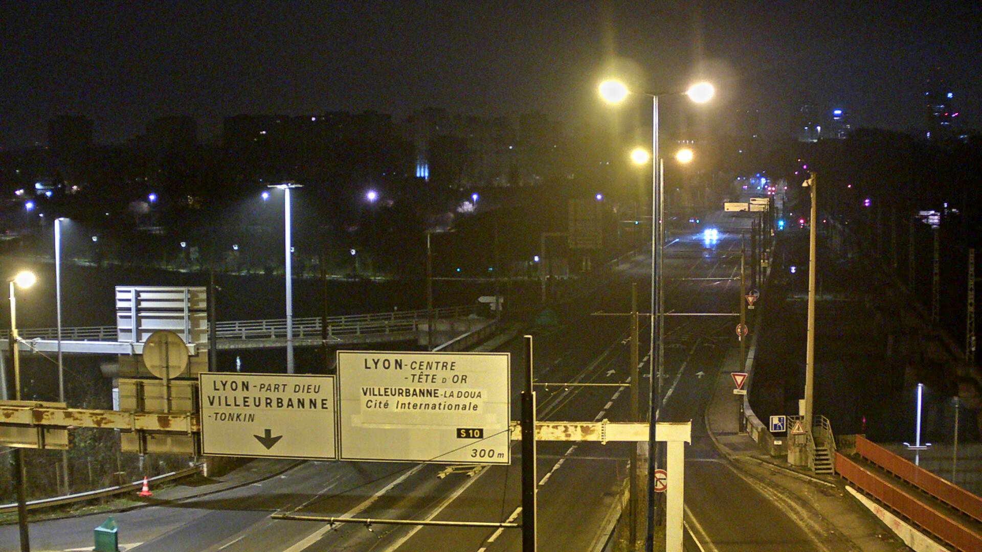 <h2>Caméra trafic sur le Boulevard périphérique Nord de Lyon, à Caluire-et-Cuire, au niveau du Pont Poincaré, en direction de Lyon et Villeurbanne</h2>
