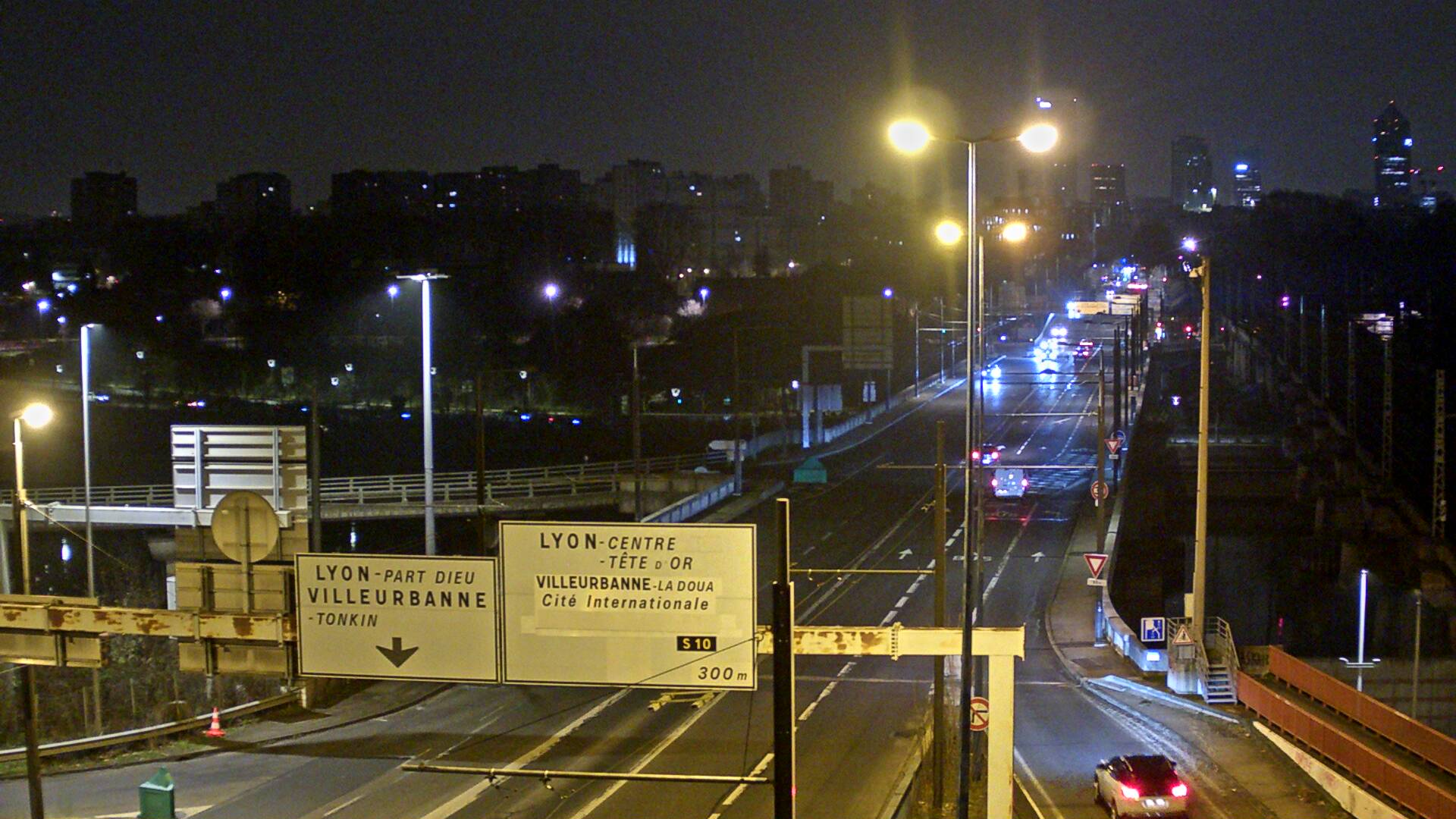 Caméra trafic sur le Boulevard périphérique Nord de Lyon, à Caluire-et-Cuire, au niveau du Pont Poincaré, en direction de Lyon et Villeurbanne