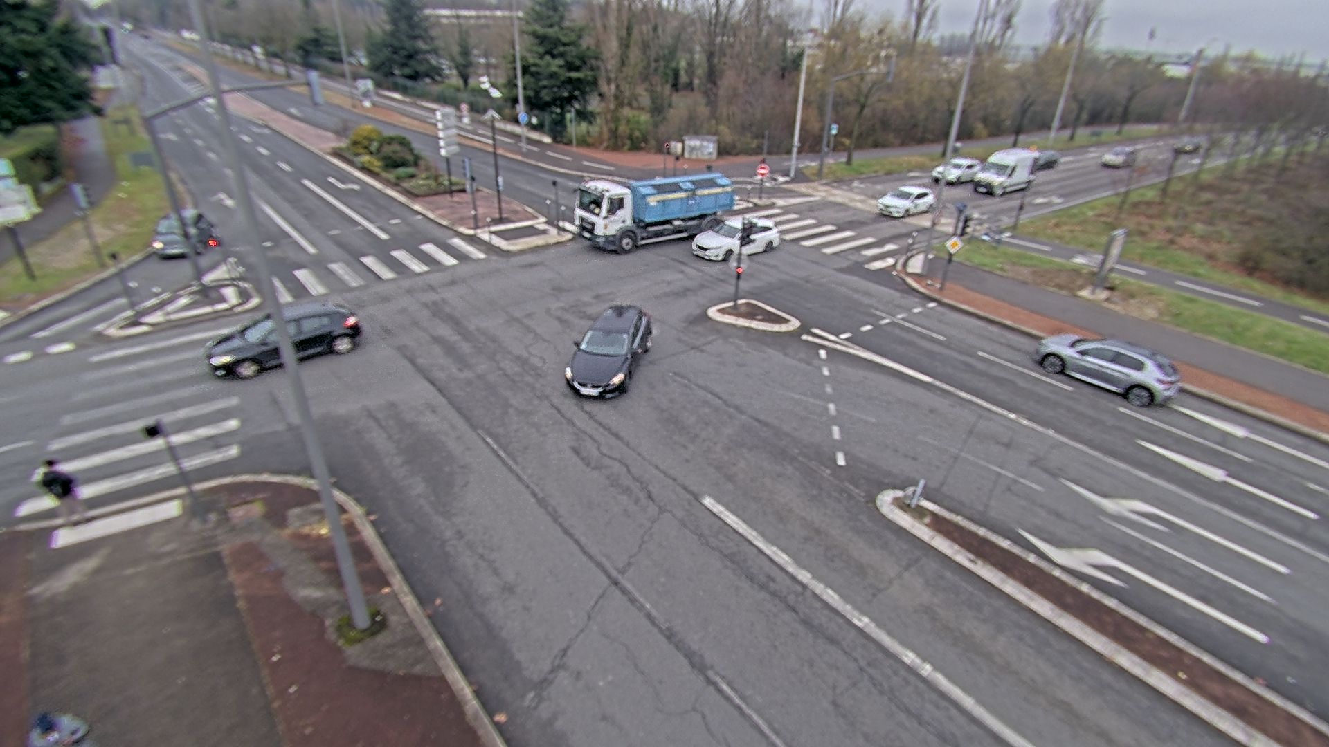 <h2>Webcam proche de l'A43 à Bron à la jonction entre le Boulevard de l'Université (D112) et l'avenue Général de Gaulle (D506). Vue orientée vers Eurexpo</h2>