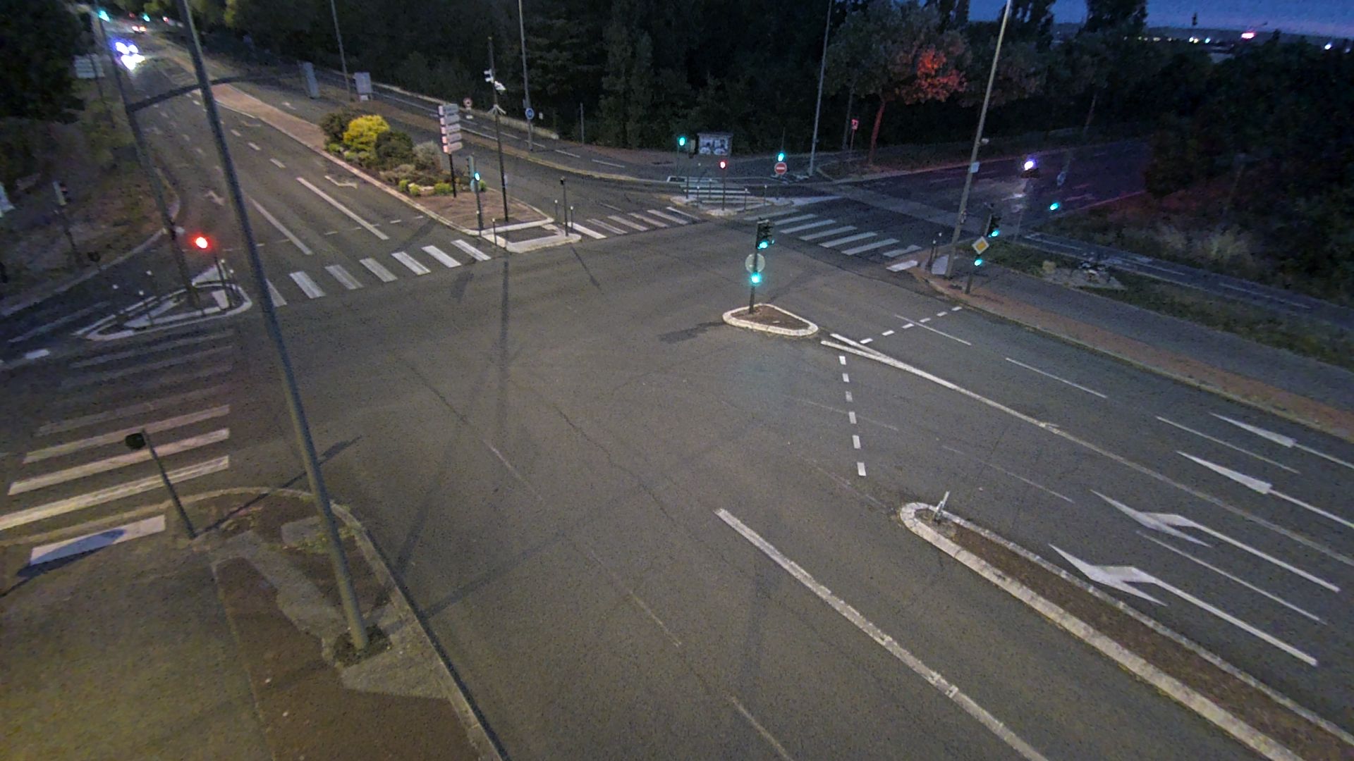 <h2>Webcam proche de l'A43 à Bron à la jonction entre le Boulevard de l'Université (D112) et l'avenue Général de Gaulle (D506). Vue orientée vers Eurexpo</h2>