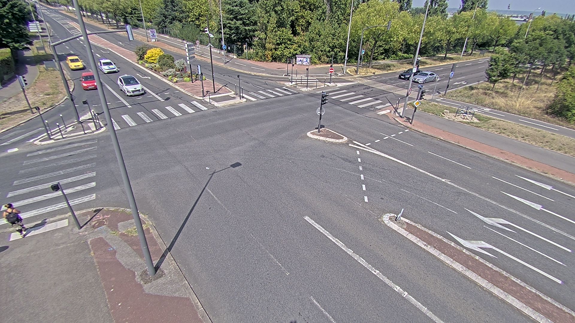 <h2>Webcam proche de l'A43 à Bron à la jonction entre le Boulevard de l'Université (D112) et l'avenue Général de Gaulle (D506). Vue orientée vers Eurexpo</h2>