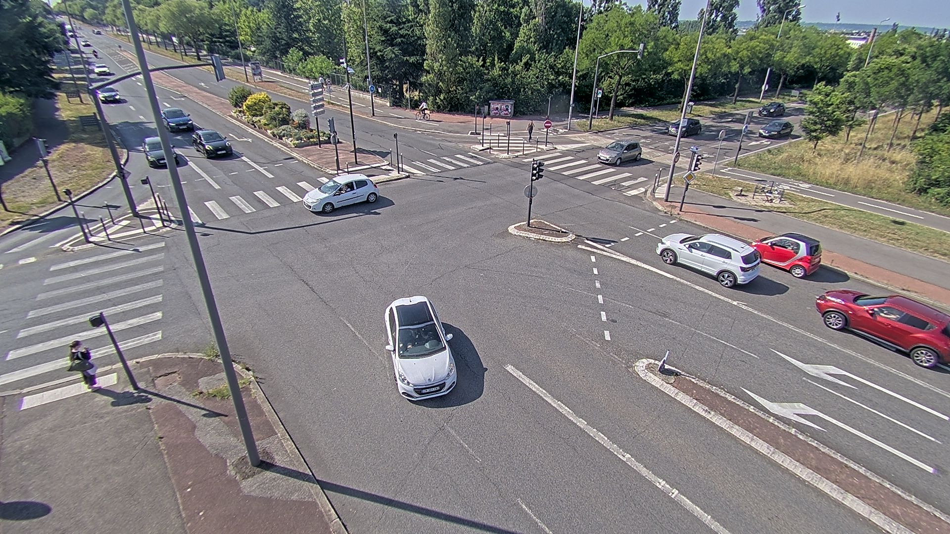 <h2>Webcam proche de l'A43 à Bron à la jonction entre le Boulevard de l'Université (D112) et l'avenue Général de Gaulle (D506). Vue orientée vers Eurexpo</h2>