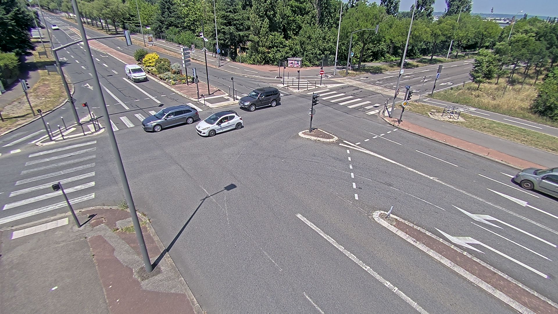 Webcam proche de l'A43 à Bron à la jonction entre le Boulevard de l'Université (D112) et l'avenue Général de Gaulle (D506). Vue orientée vers Eurexpo