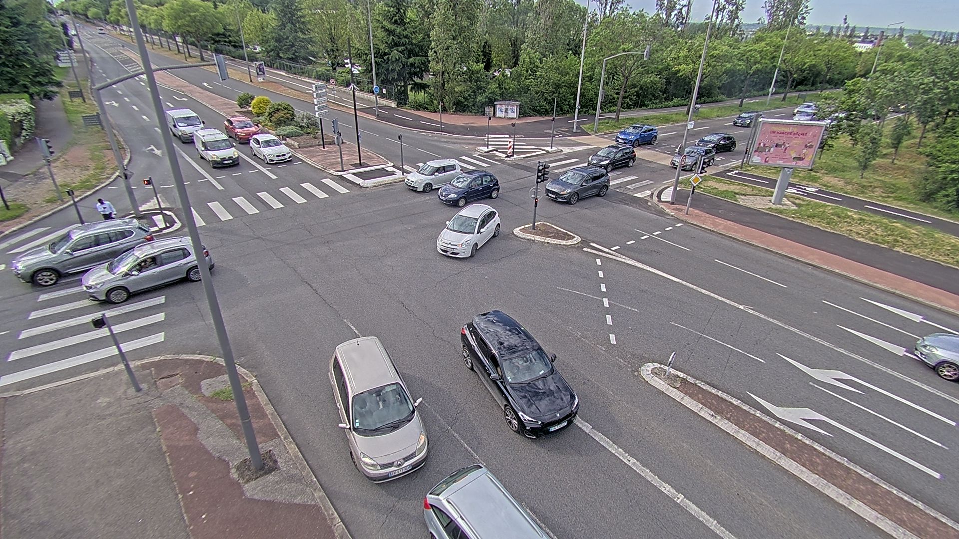 <h2>Webcam proche de l'A43 à Bron à la jonction entre le Boulevard de l'Université (D112) et l'avenue Général de Gaulle (D506). Vue orientée vers Eurexpo</h2>
