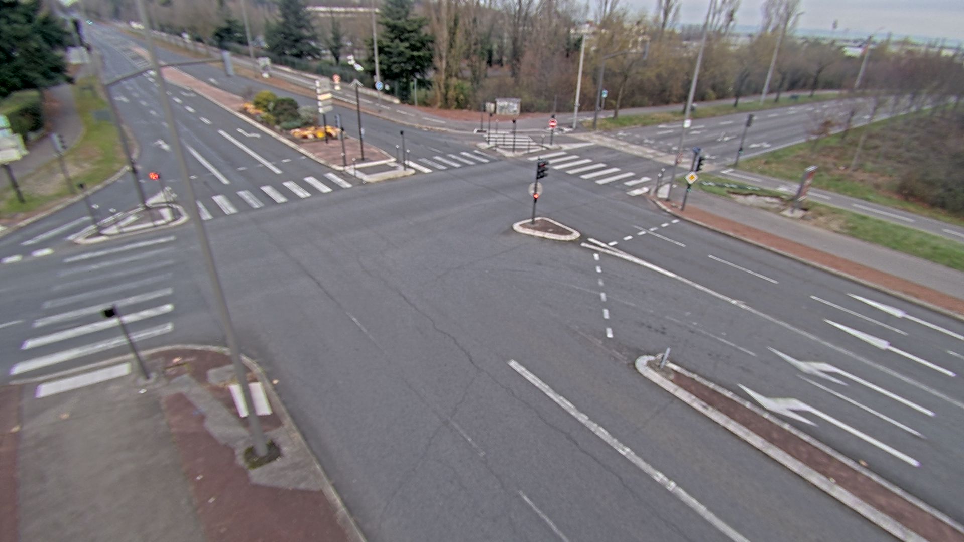 Webcam proche de l'A43 à Bron à la jonction entre le Boulevard de l'Université (D112) et l'avenue Général de Gaulle (D506). Vue orientée vers Eurexpo