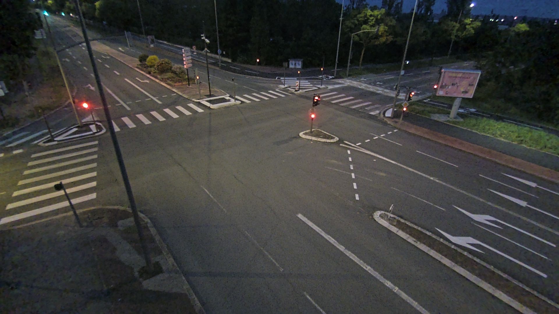 Webcam proche de l'A43 à Bron à la jonction entre le Boulevard de l'Université (D112) et l'avenue Général de Gaulle (D506). Vue orientée vers Eurexpo