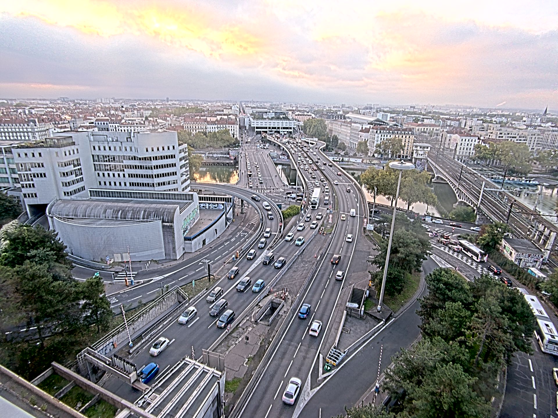 Caméra autoroute à Lyon Perrache à l'entrée Sud du Tunnel sous Fourvière, en direction de Marseille