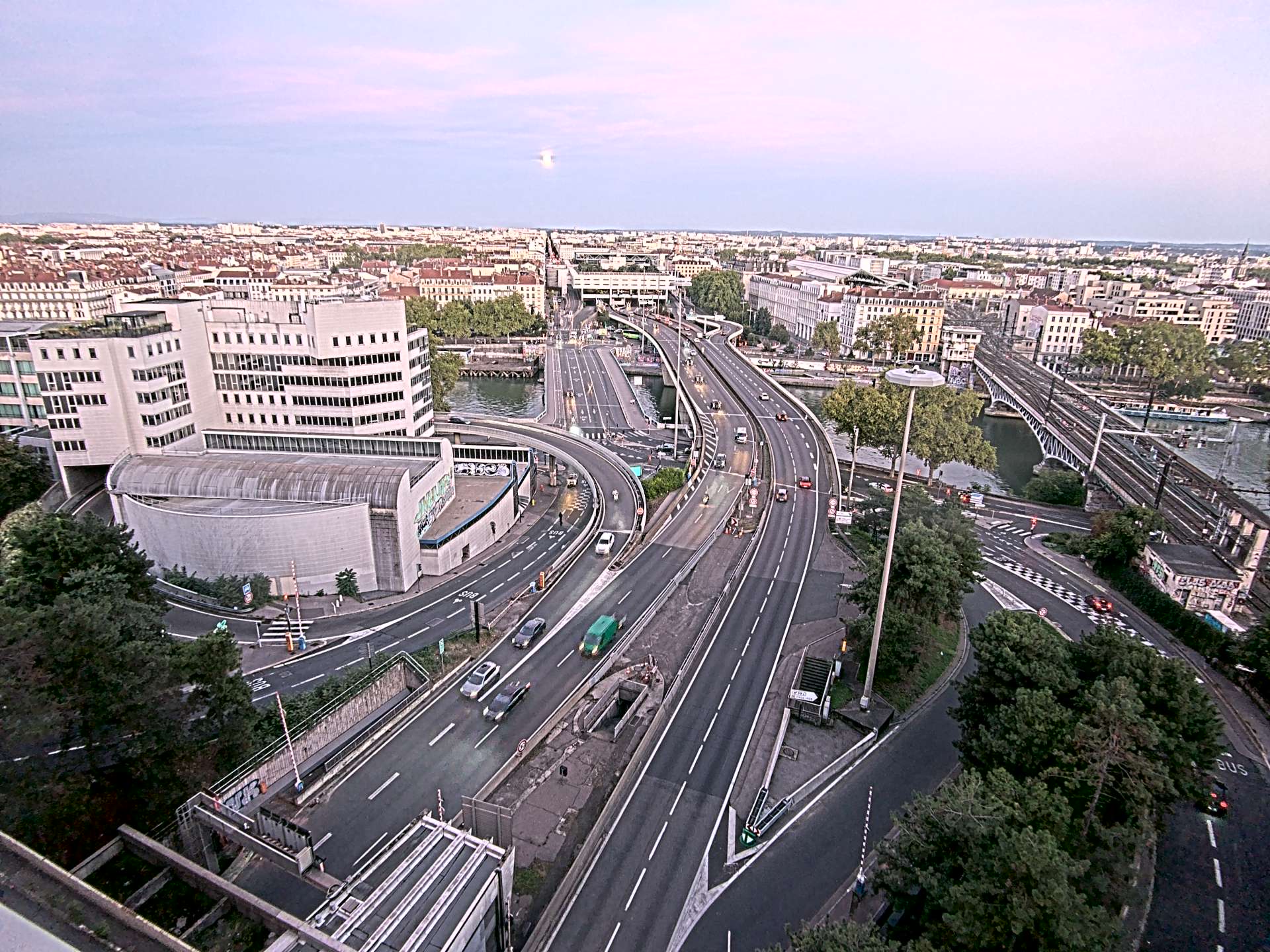 Caméra autoroute à Lyon Perrache à l'entrée Sud du Tunnel sous Fourvière, en direction de Marseille