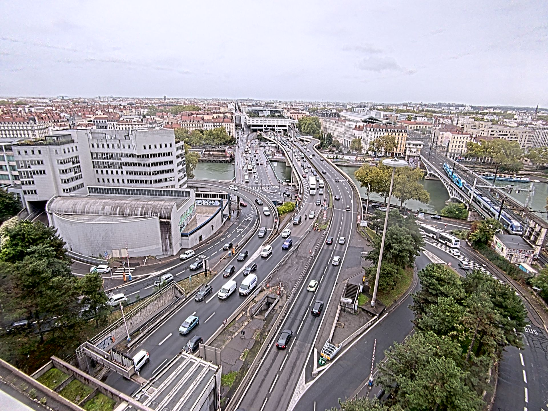 Caméra autoroute à Lyon Perrache à l'entrée Sud du Tunnel sous Fourvière, en direction de Marseille