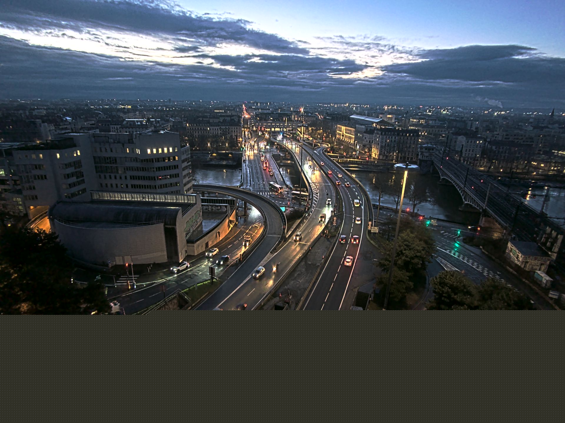 Caméra autoroute à Lyon Perrache à l'entrée Sud du Tunnel sous Fourvière, en direction de Marseille